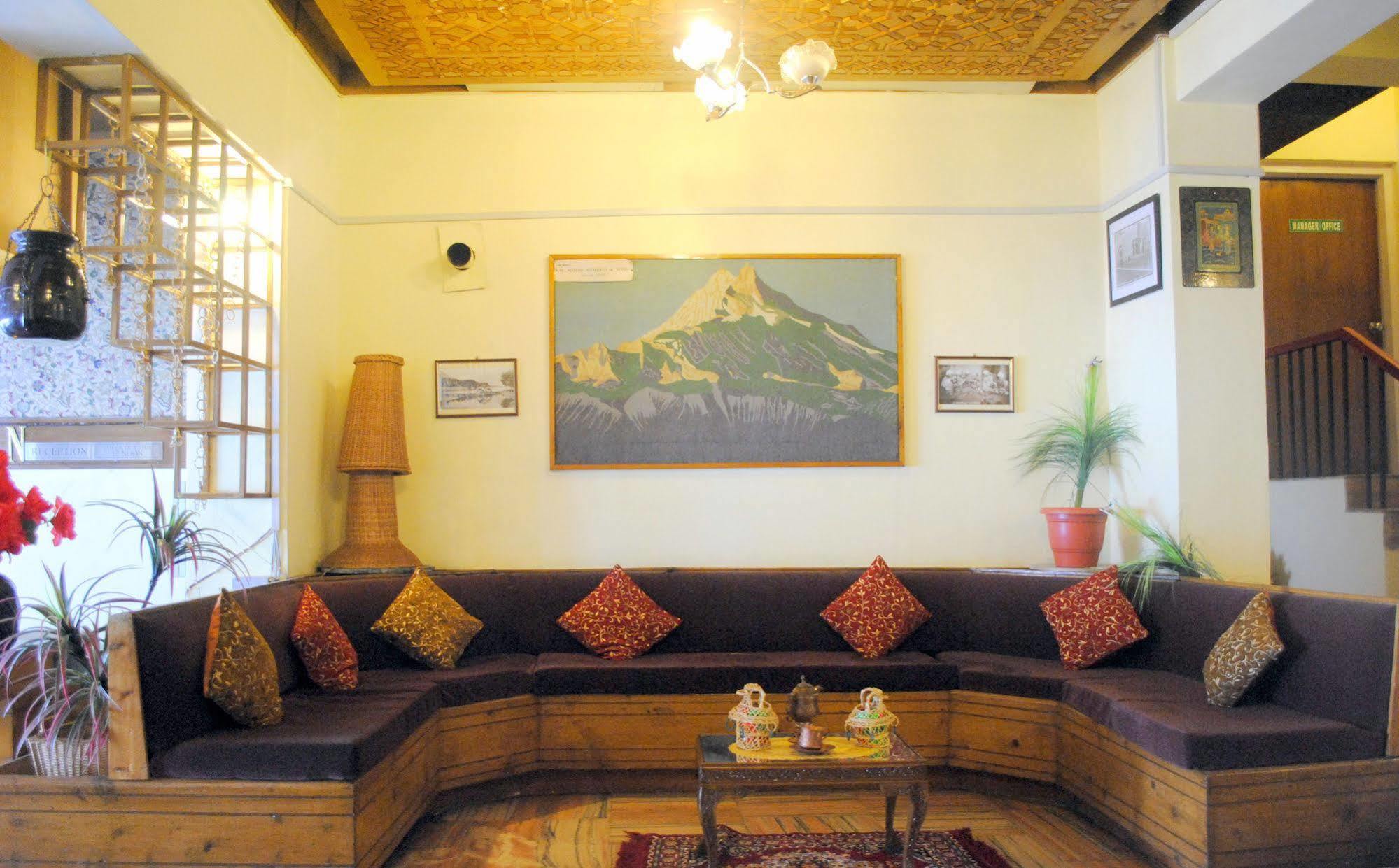 Welcome Hotel Gulmarg Buitenkant foto