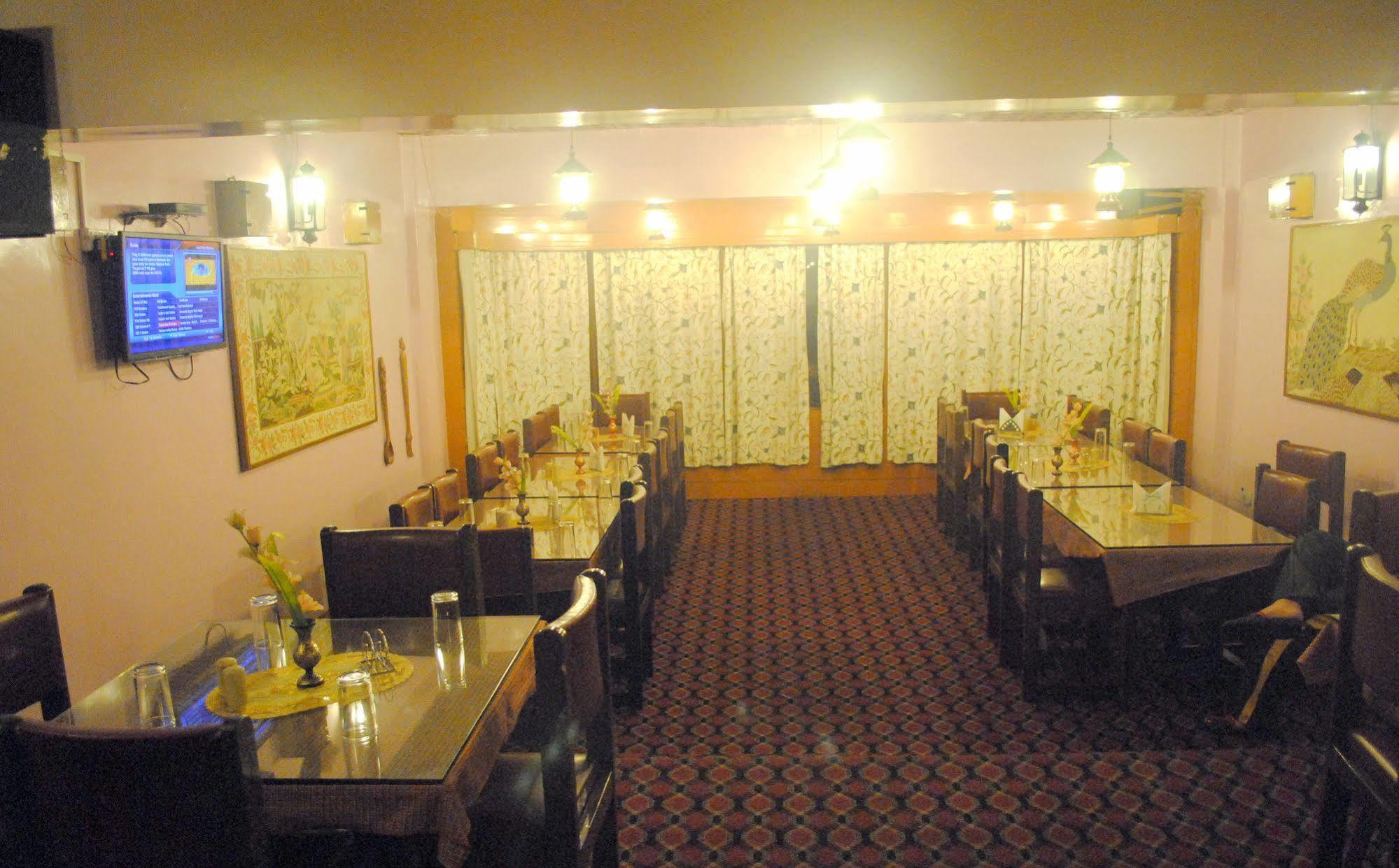 Welcome Hotel Gulmarg Buitenkant foto