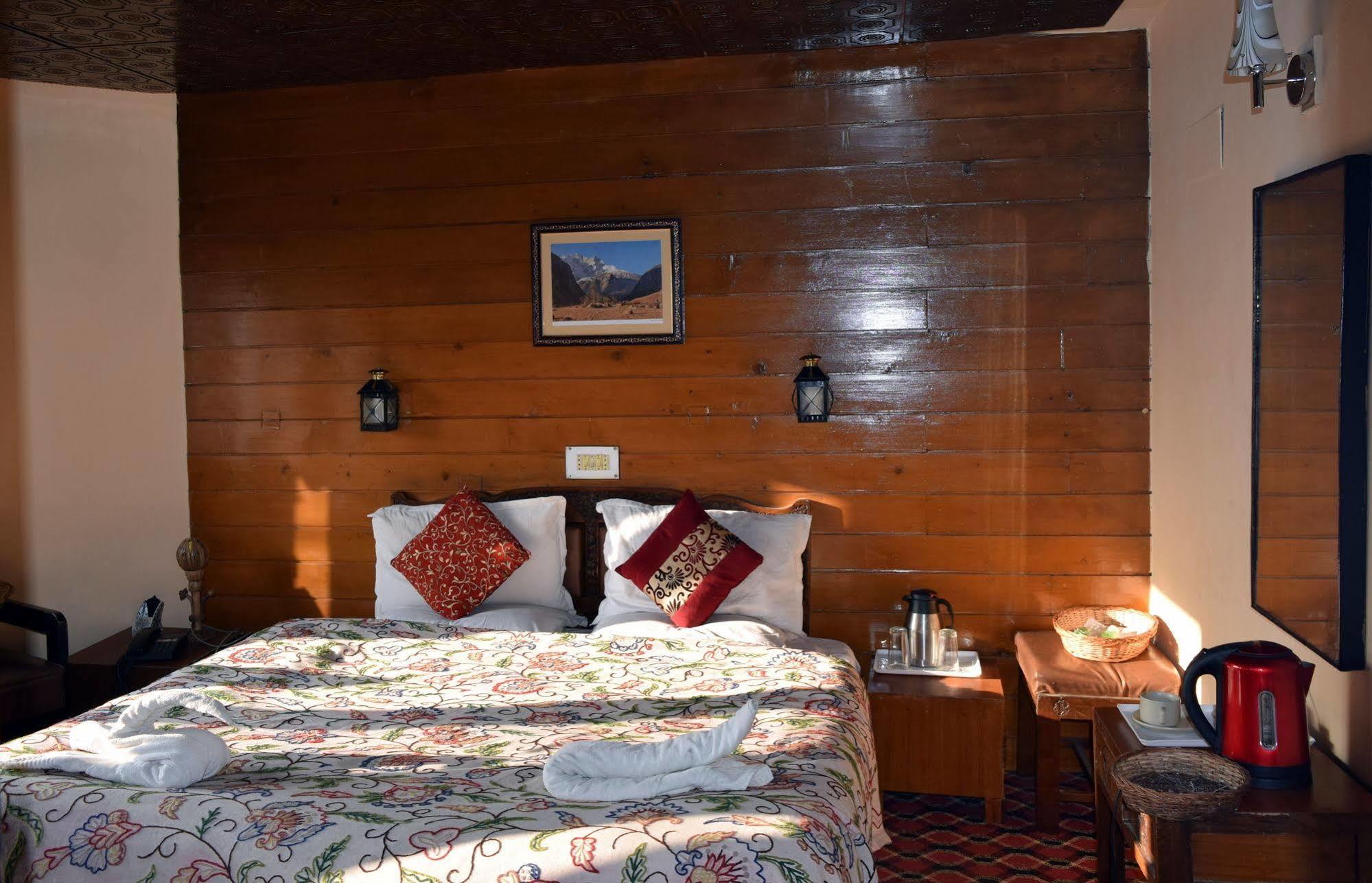 Welcome Hotel Gulmarg Buitenkant foto