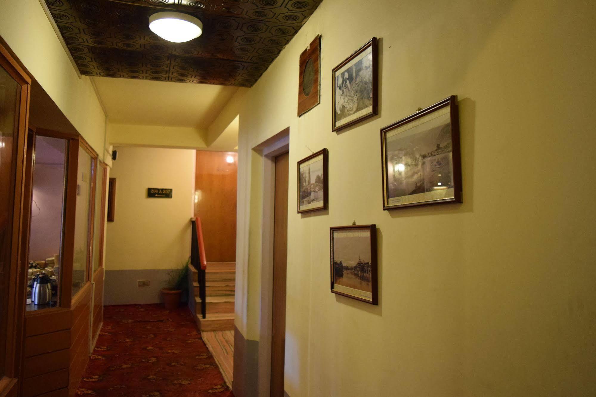 Welcome Hotel Gulmarg Buitenkant foto
